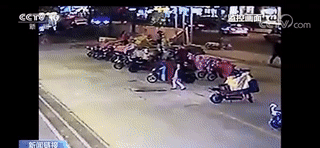 f954fb4328e241446ce7a9f95ee6d800.gif