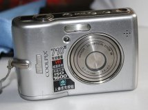nikon L12